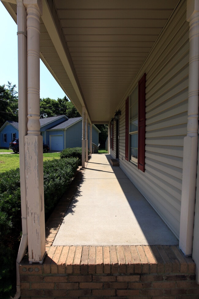 Building Photo - 1107 Falling Tree Ct