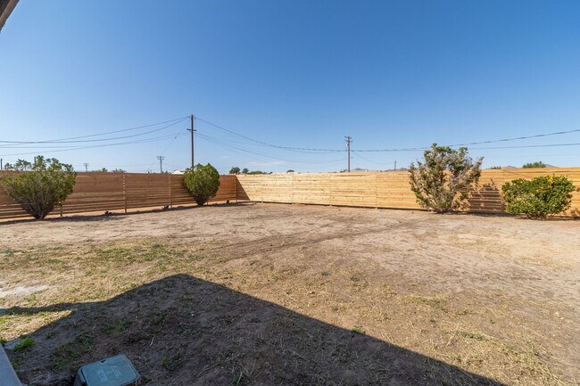 Building Photo - Beautiful 3/2 Apple Valley Home