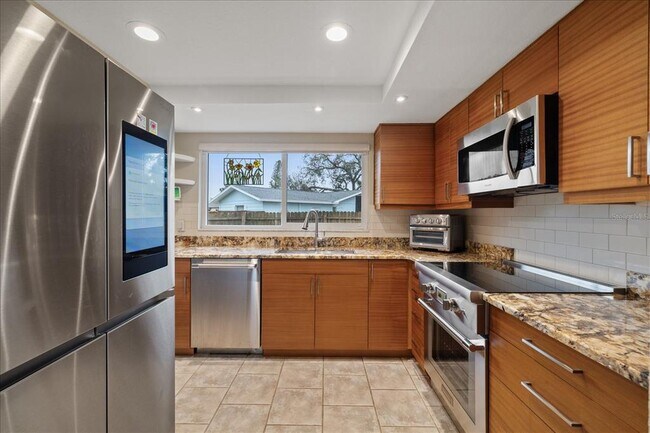 Building Photo - 6400 18th Ave N