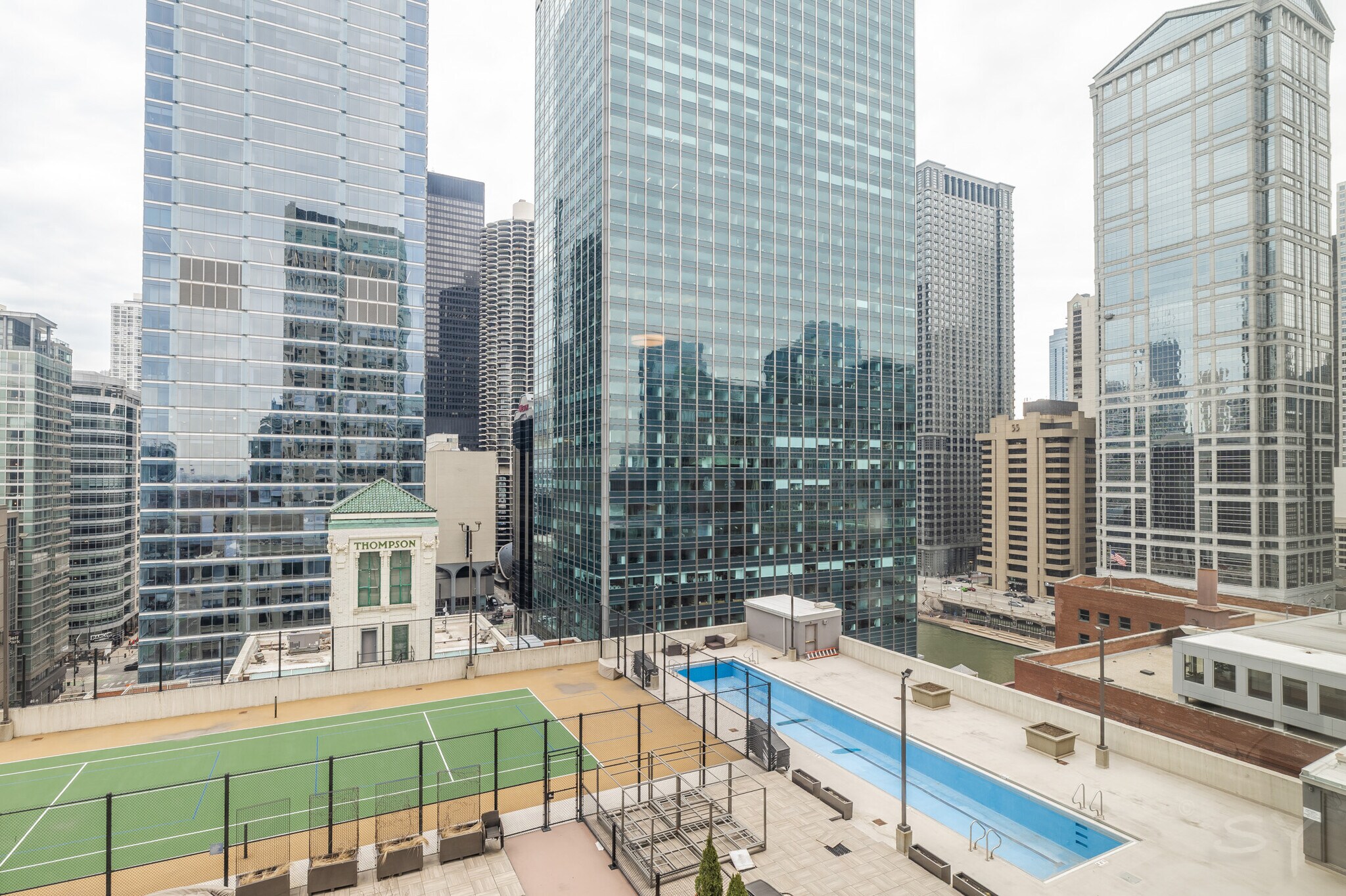 Building Photo - 345 N La Salle Dr