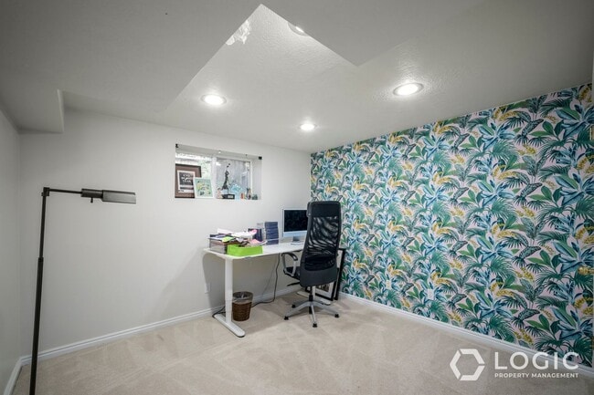 Building Photo - 3760 E Millstream Dr