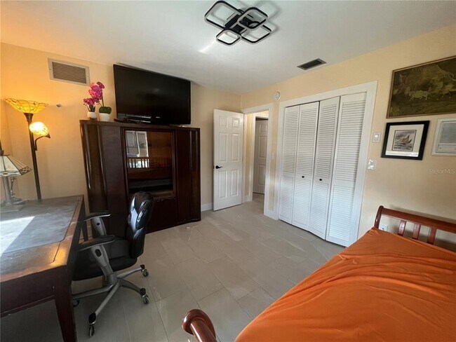 Building Photo - 2533 Rio Tiber Dr