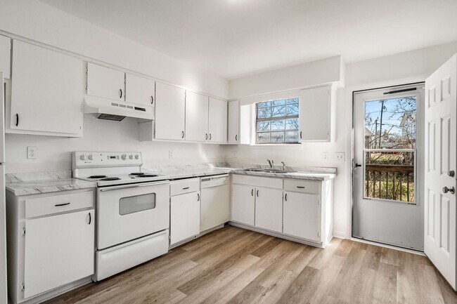 Building Photo - 4558 Brooke Valley Dr