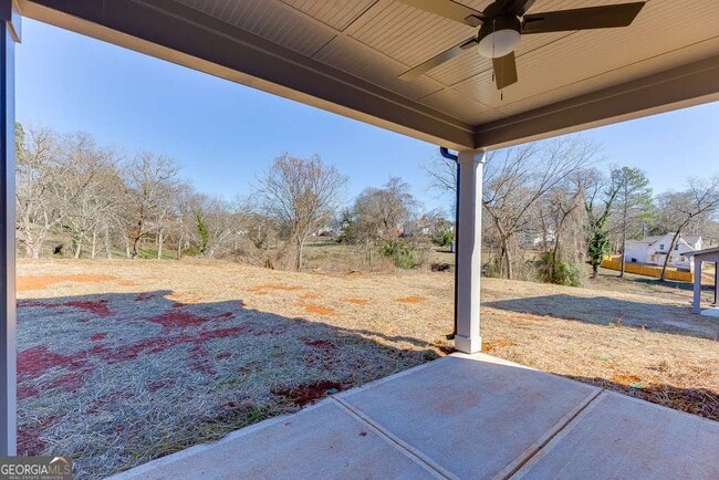 Building Photo - 569 Clayton St