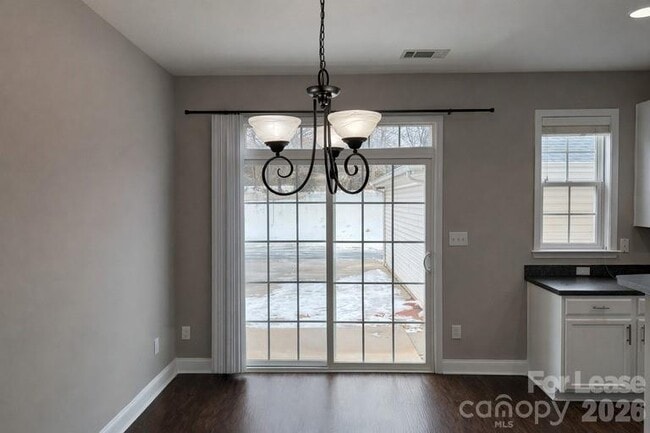 Building Photo - 116 Morning Mist Ln