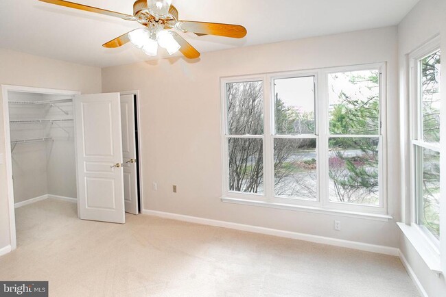 Building Photo - 2204 Westcourt Ln