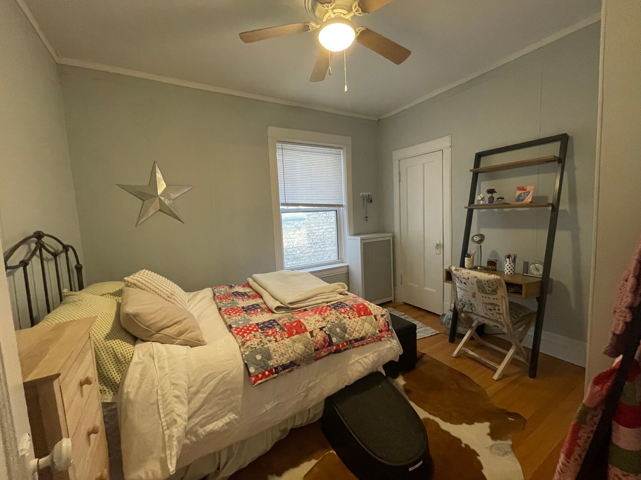 Building Photo - 4858 N Talman Ave