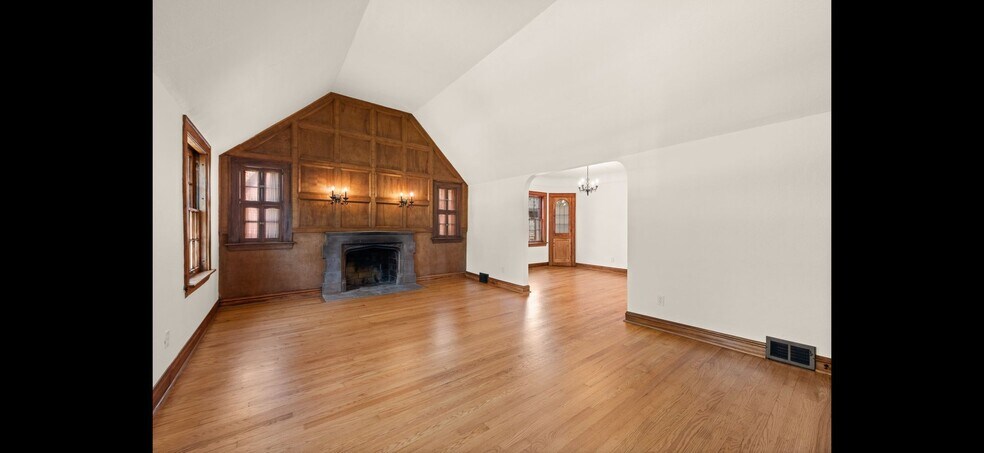 Building Photo - 3707 Normandy Rd