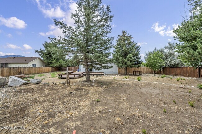 Building Photo - 17575 Parrot Dr