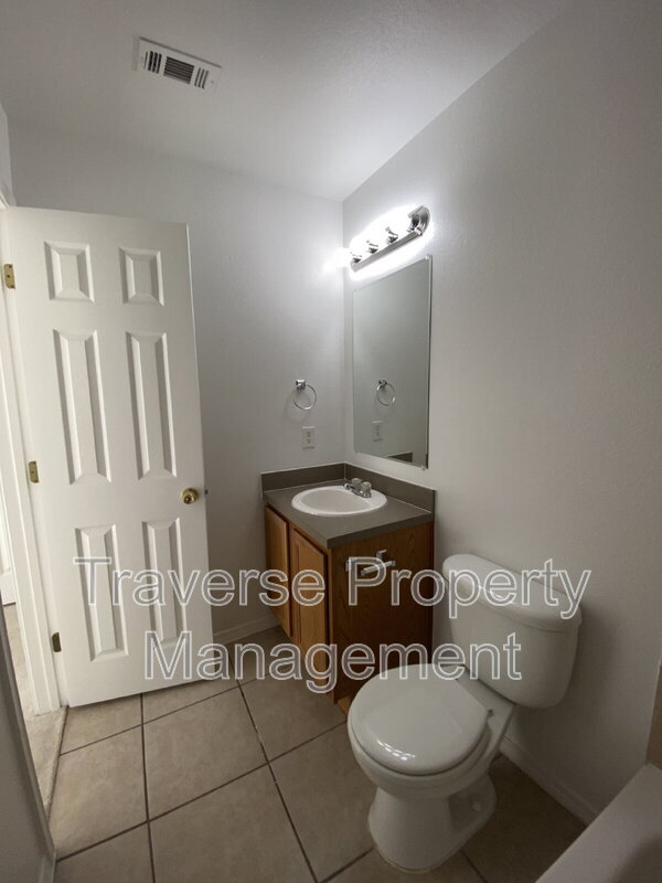 Building Photo - 1703 Novella Ct