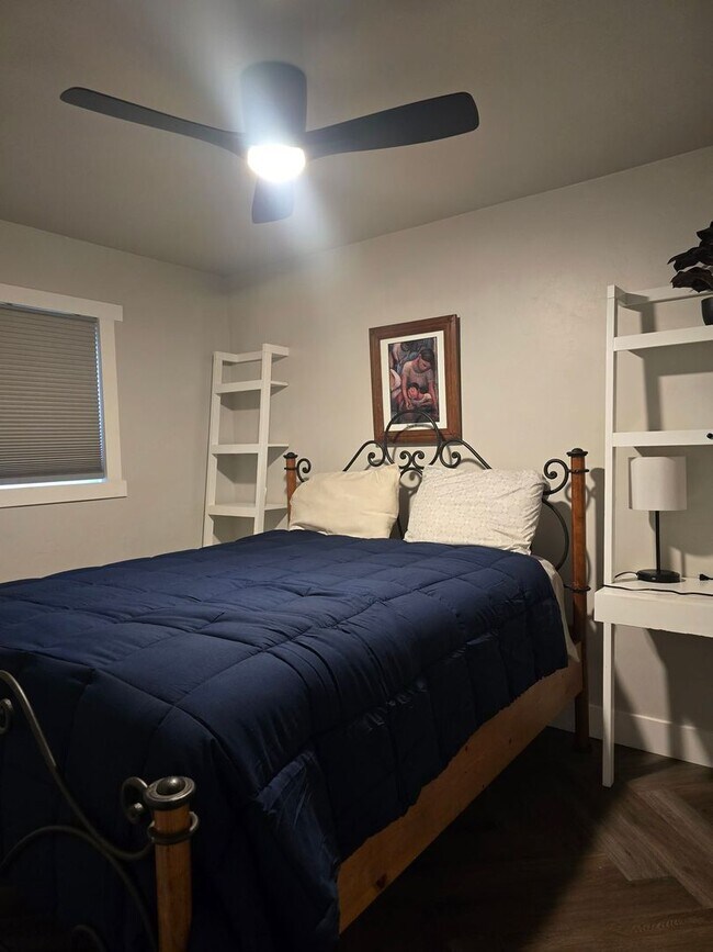 Building Photo - 715 S Laguna Ave