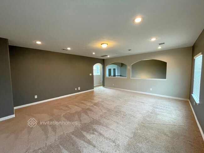 Building Photo - 30702 Basil Trace Dr