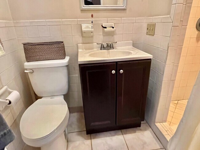 Building Photo - 138 King St