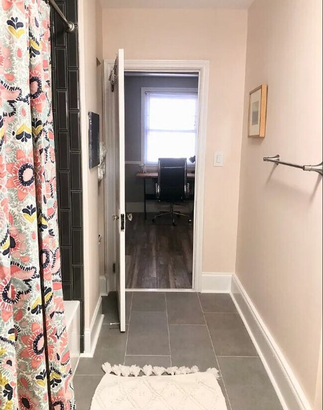 Building Photo - Midtown Retreat