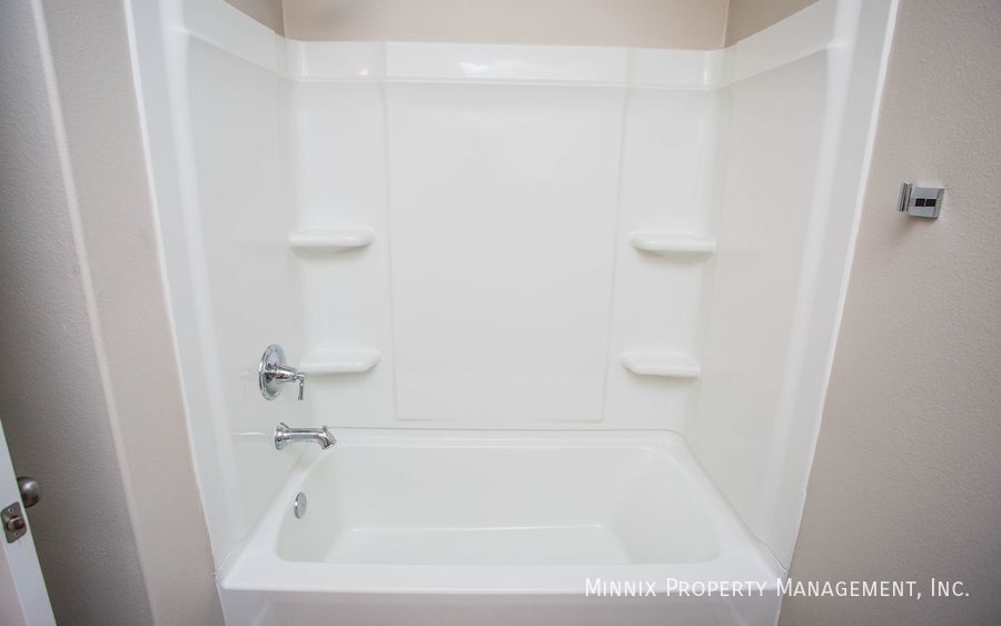 Building Photo - 2154 Kirksey Ave