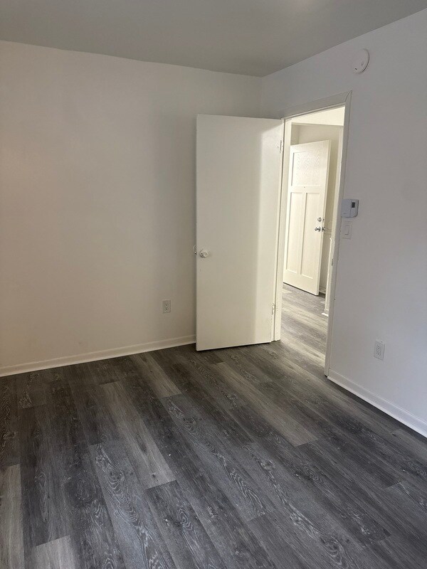 Building Photo - 21 Bleecker Pl