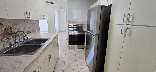 Building Photo - 2787 SW 34th Ct
