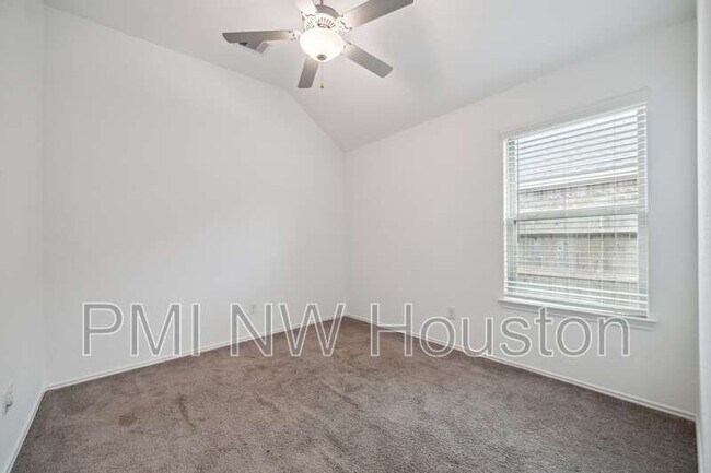 Building Photo - 10022 Granite Grove Ln