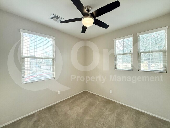 Building Photo - 270 N Scott Dr