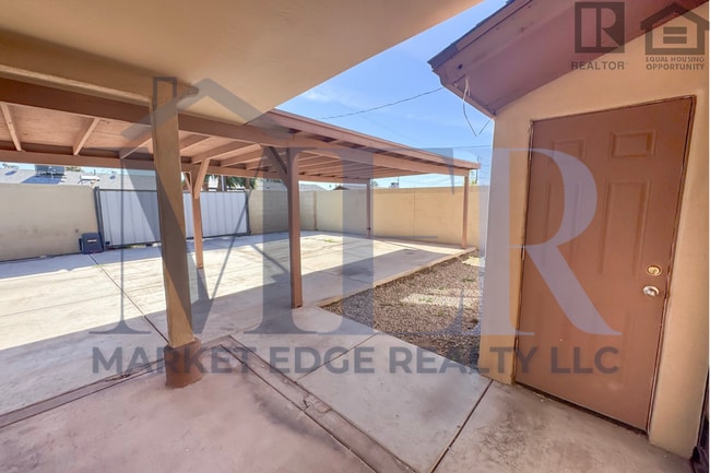 Building Photo - 5Bed/5Bath House at University Dr/Priest Dr! Move-In Ready on 05/07/2026! - 4 CAR CARPORT! NO HOA!