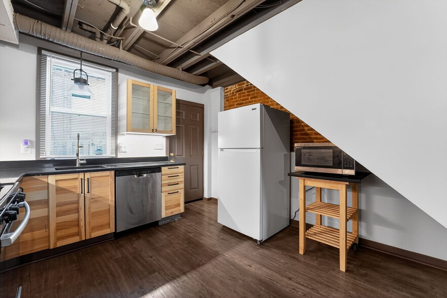 Building Photo - 1602 Latrobe St