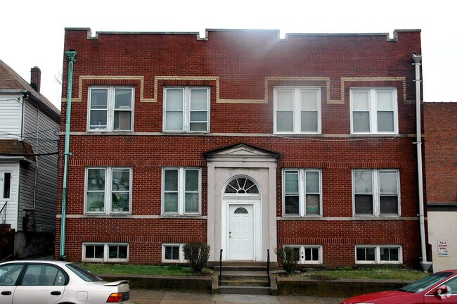 Primary Photo - 12 Demott Ave