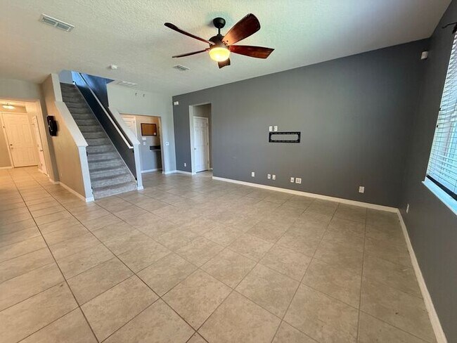 Building Photo - 5/3 Near Clermont -$500 OFF THE FIRST MONTH'S RENT