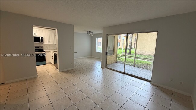 Building Photo - 1174 Coral Club Dr