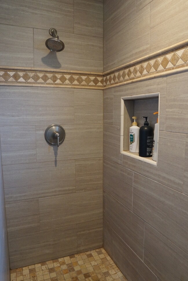 Building Photo - 45945 Verba Santa Dr