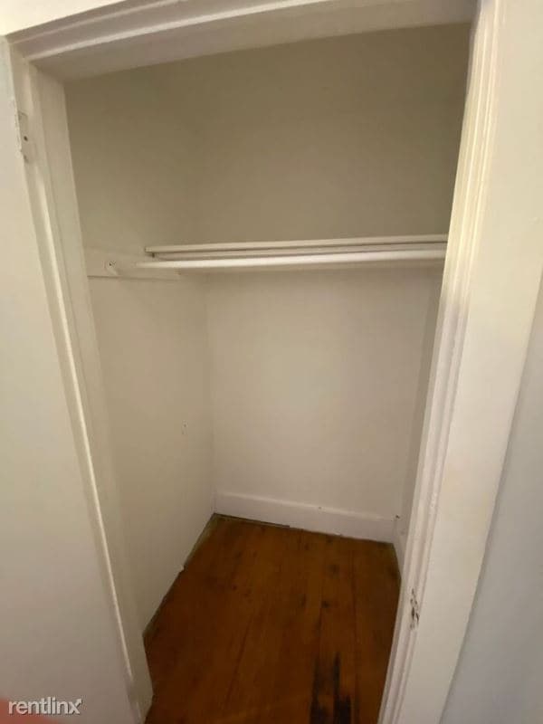 Building Photo - 2 br, 1 bath Townhome - 10 Bobo St.