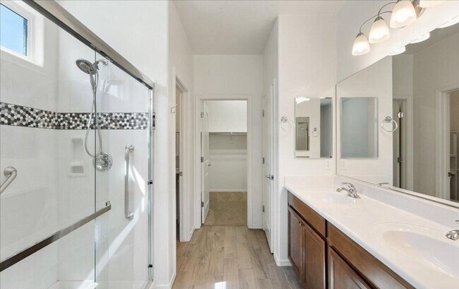 Building Photo - Lovely Two Bedroom Near Golf and Airport-Prescott