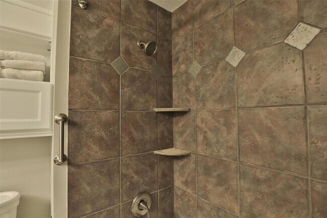 Building Photo - 14655 Champion Forest Dr Dr
