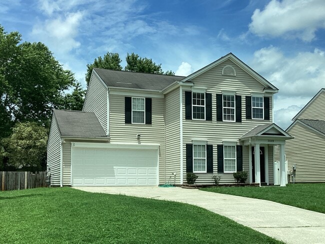 Building Photo - 3009 Hawick Commons Dr