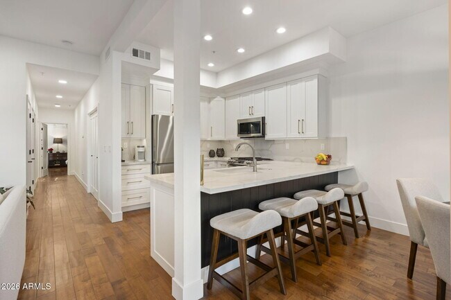 Building Photo - 8270 Hayden Rd