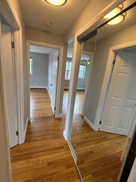 Building Photo - 21 Warren St