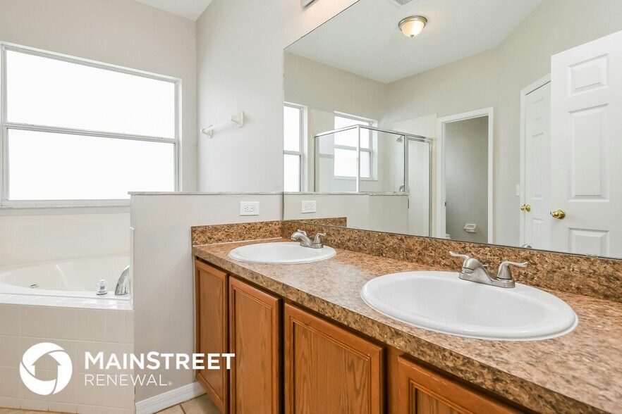 Building Photo - 532 Bassett Dr