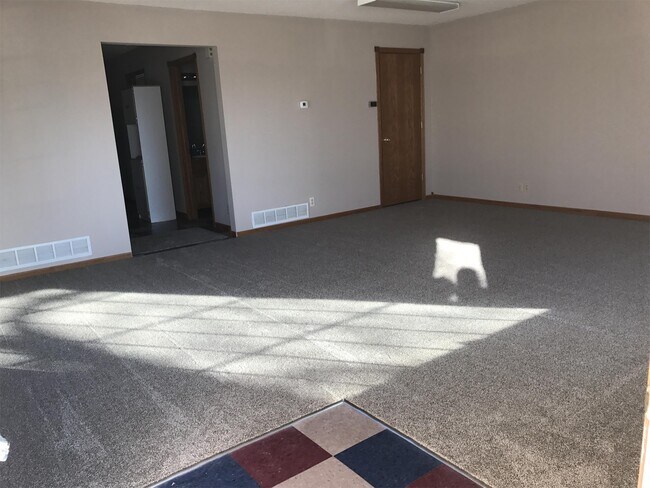 Building Photo - 1550 S Gold St