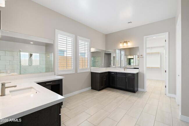 Building Photo - 3005 E Herrera Dr