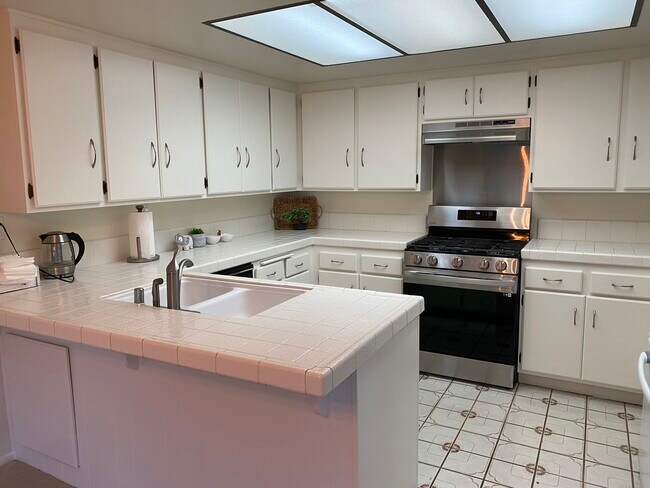 Building Photo - 23411 Via Linda