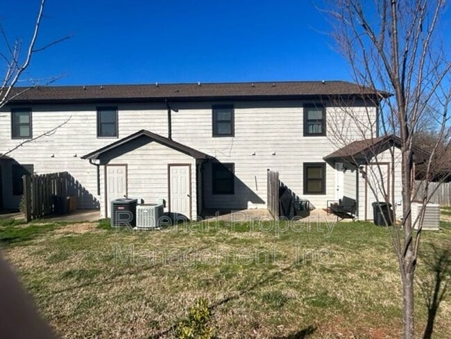 Building Photo - 285 S Herlong Ave