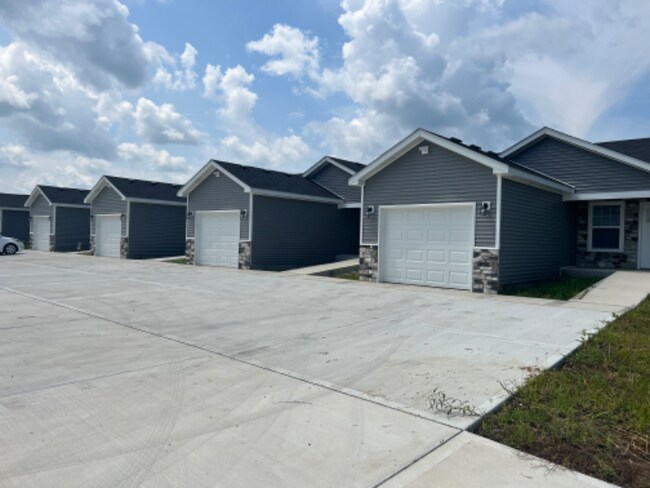 Building Photo - 455 Stewart Ct