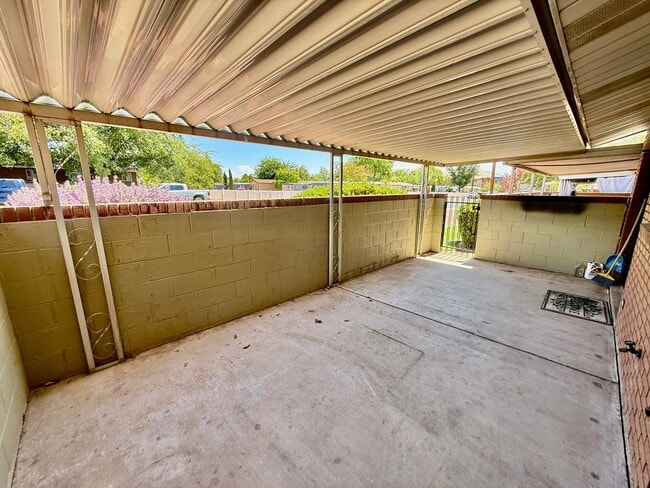 Building Photo - 840 S 400 E