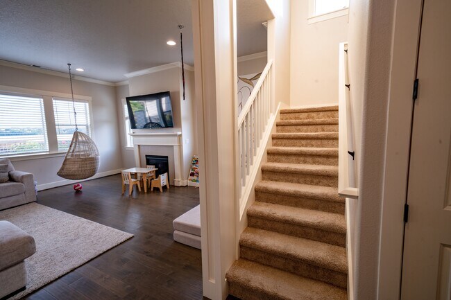 Building Photo - 28658 NW Shaddon St