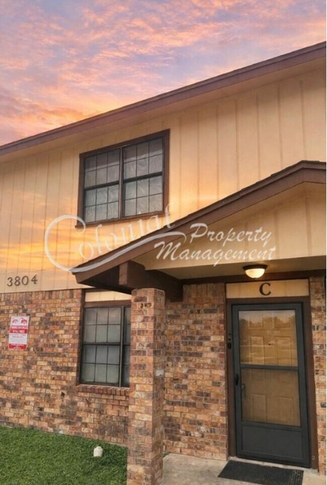 Building Photo - 3804 Charolais Dr