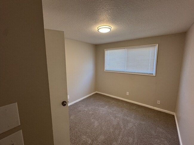 Building Photo - 12800 SW Allen Blvd