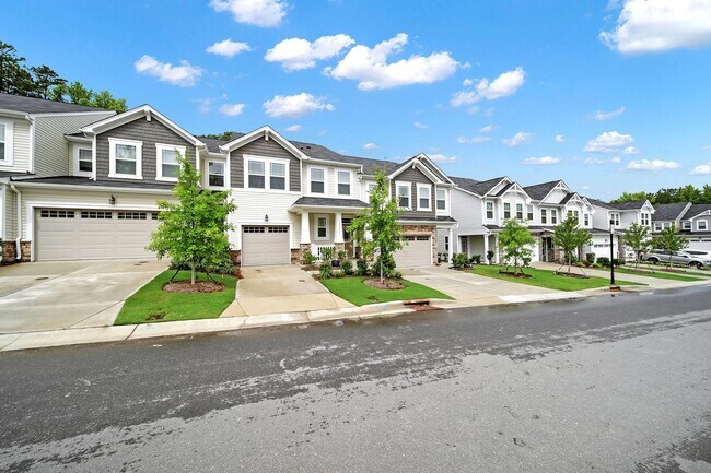 Building Photo - Lovely 3 Bed 3.5 Bath Townhome in Indian L...