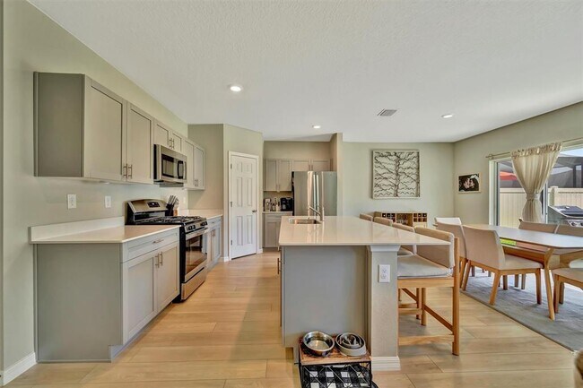 Building Photo - 12950 Pasture Wds Pl