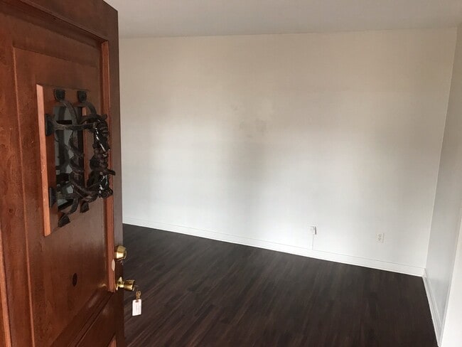 Building Photo - 3 Bedroom/1 bath home on corner lot with a large fenced back yard