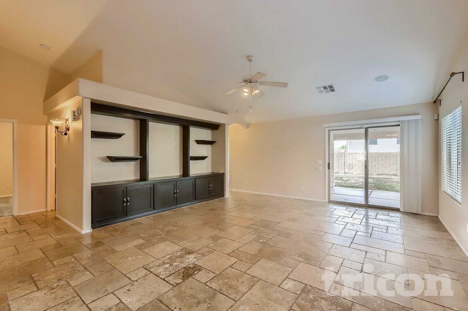 Building Photo - 4410 W Donner Dr