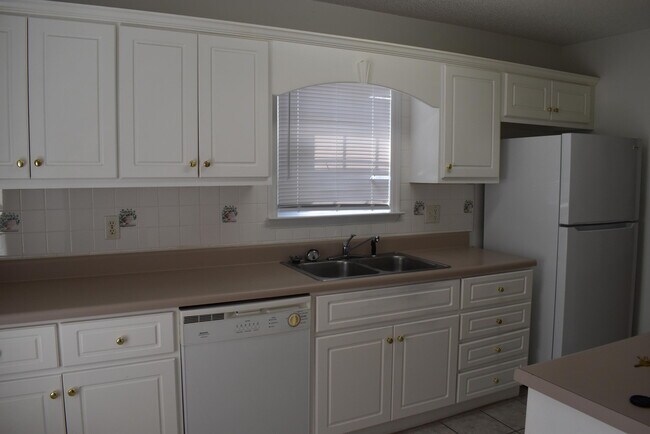 Building Photo - 2017 Caton Dr